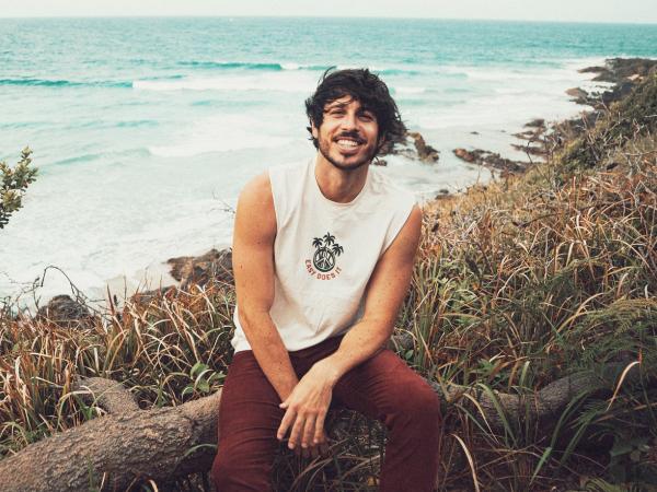 MORGAN EVANS TO JOIN BRETT YOUNG’S 5 TOUR 3 2 1 IN 2023
